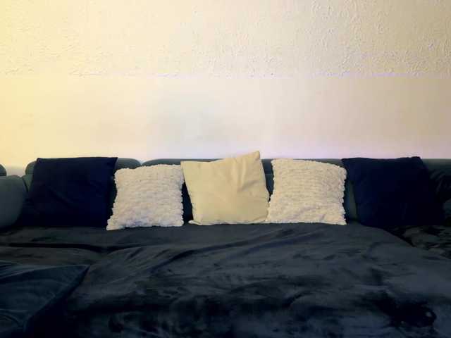 Andyvelvet live cam on BongaCams