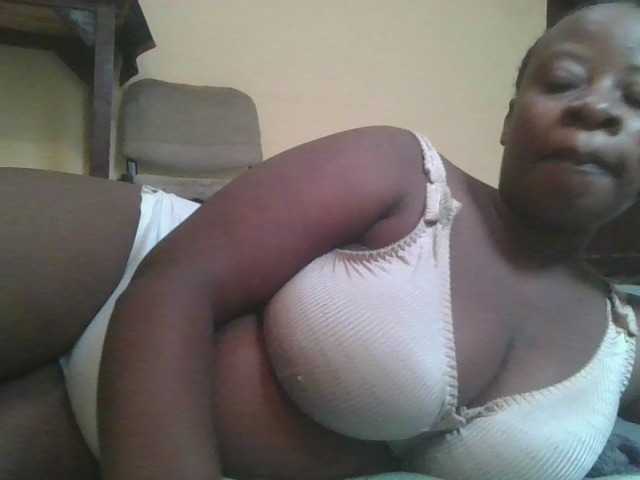 Swityass24 live cam on BongaCams