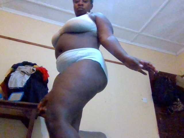 Swityass24 live cam on BongaCams
