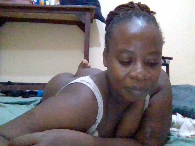Swityass24 live webcam show