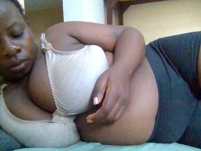 Swityass24 live cam on BongaCams