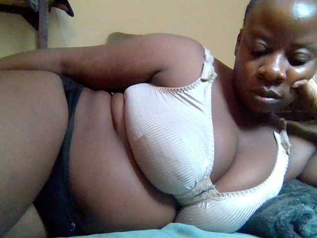 Swityass24 live cam on BongaCams