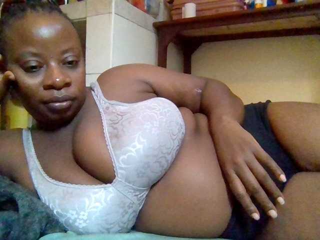 Swityass24 live cam on BongaCams