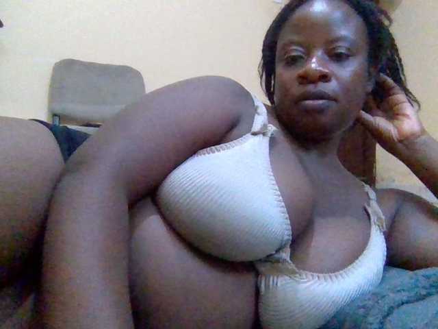 Swityass24 live cam on BongaCams