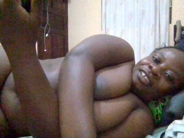 Swityass24 live cam on BongaCams