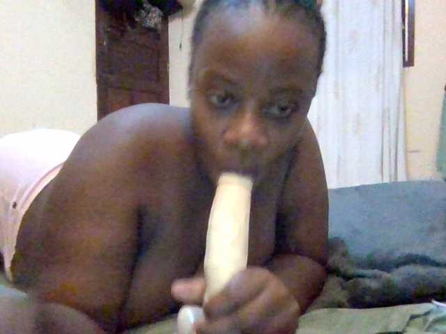 Swityass24 live cam on BongaCams