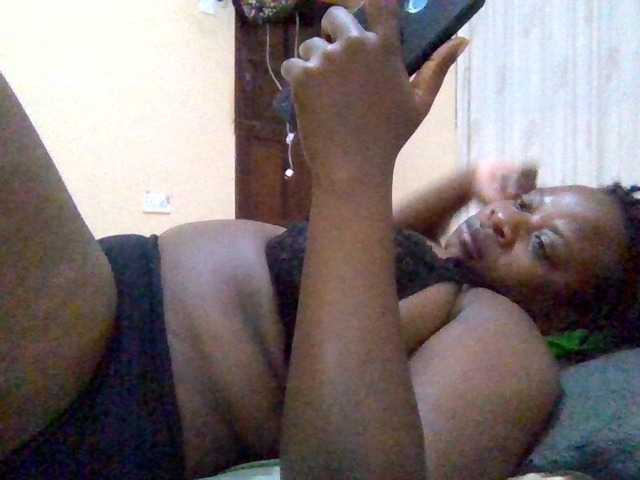 Swityass24 live cam on BongaCams