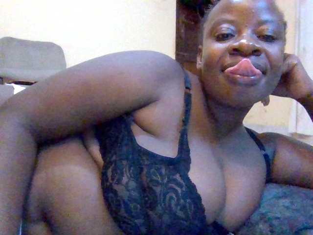 Swityass24 live webcam show