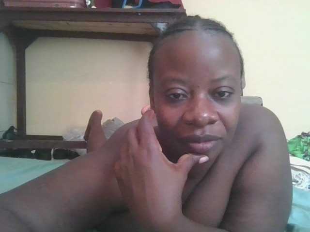 Swityass24 live cam on BongaCams