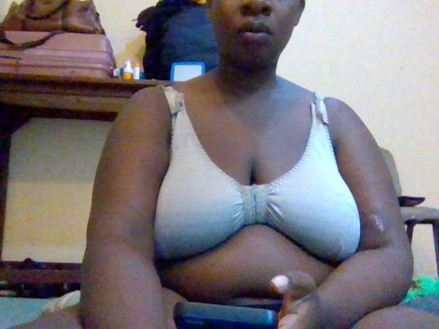 Swityass24 live cam on BongaCams