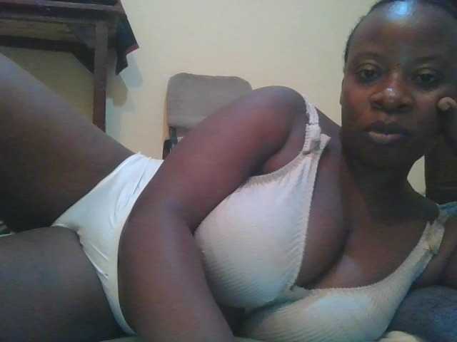 Swityass24 live cam on BongaCams