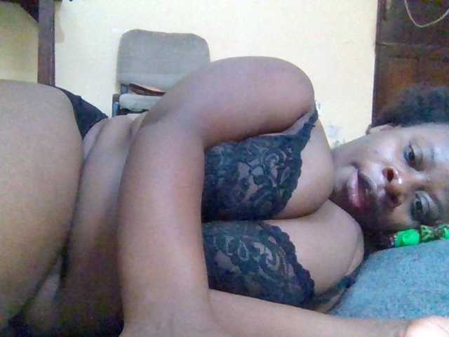 Swityass24 live cam on BongaCams