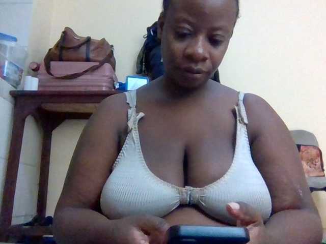 Swityass24 live cam on BongaCams