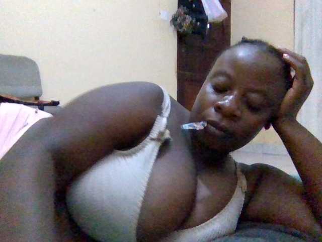Swityass24 live cam on BongaCams