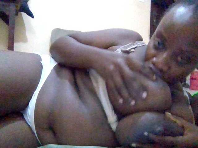 Swityass24 live webcam show