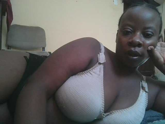 Swityass24 live cam on BongaCams