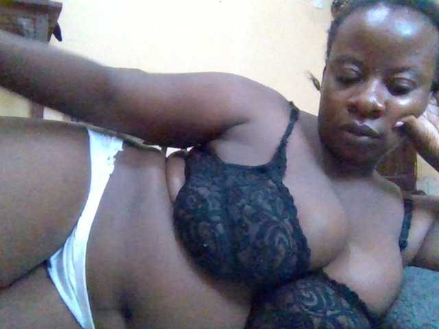 Swityass24 live cam on BongaCams