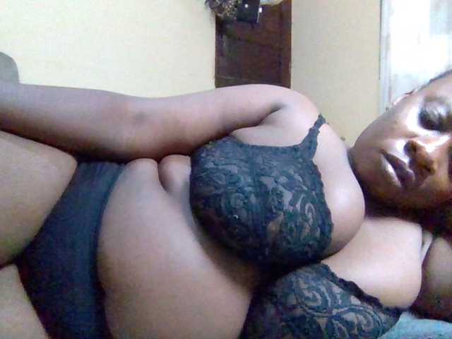 Swityass24 live cam on BongaCams
