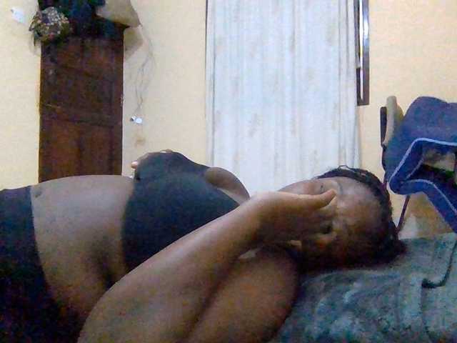 Swityass24 live cam on BongaCams
