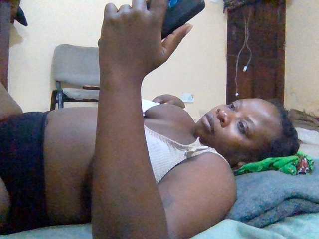 Swityass24 live cam on BongaCams