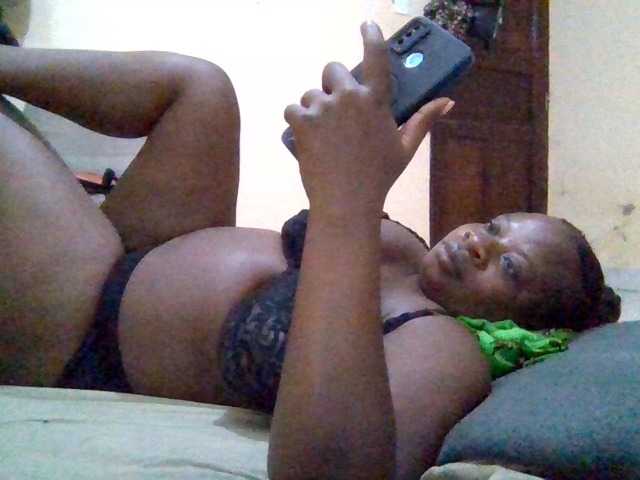 Swityass24 live cam on BongaCams