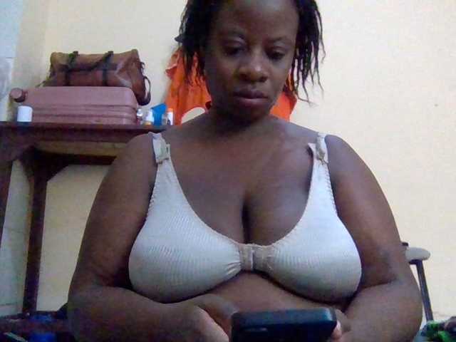 Swityass24 live cam on BongaCams