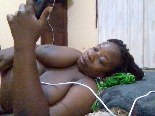 Swityass24 live cam on BongaCams