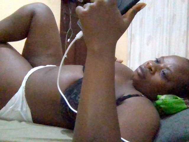 Swityass24 live cam on BongaCams