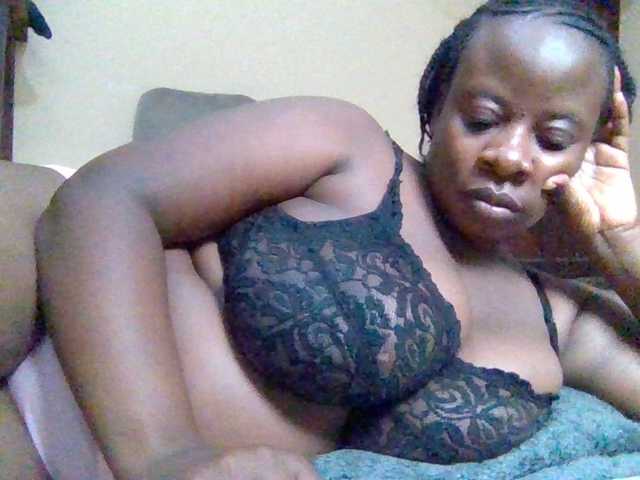 Swityass24 — live female cam