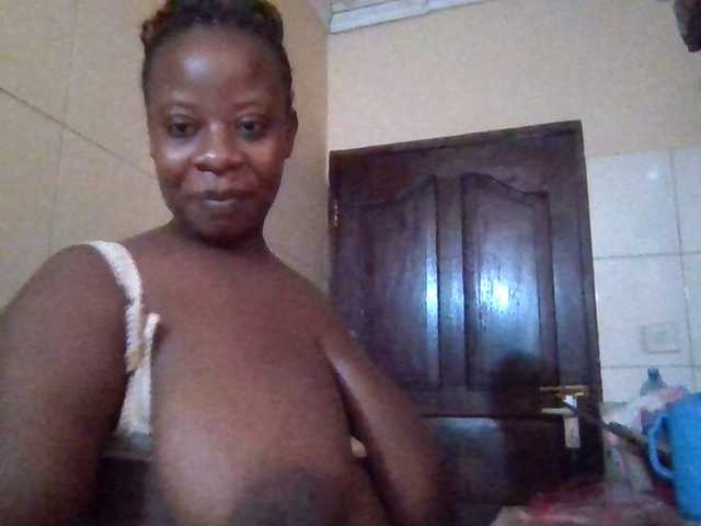 Swityass24 live cam on BongaCams