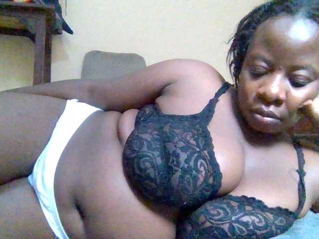 Swityass24 live cam on BongaCams
