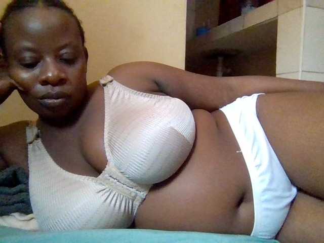 Swityass24 live cam on BongaCams