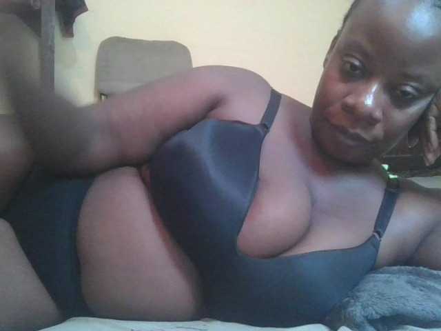 Swityass24 live cam on BongaCams