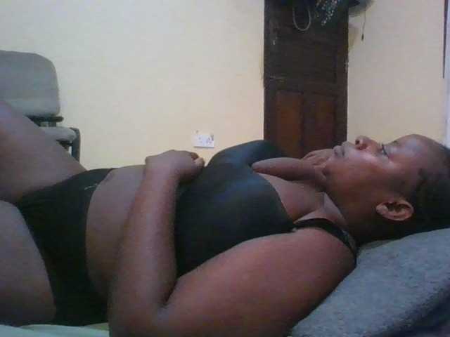 Swityass24 live cam on BongaCams