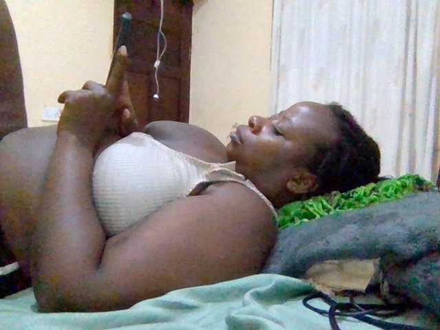 Swityass24 live cam on BongaCams