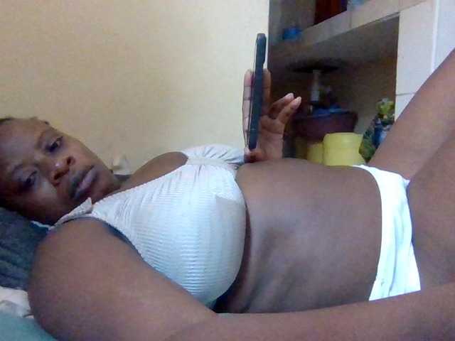 Swityass24 live cam on BongaCams