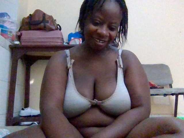 Swityass24 live cam on BongaCams