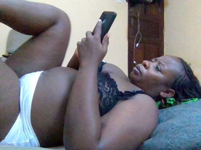 Swityass24 live cam on BongaCams