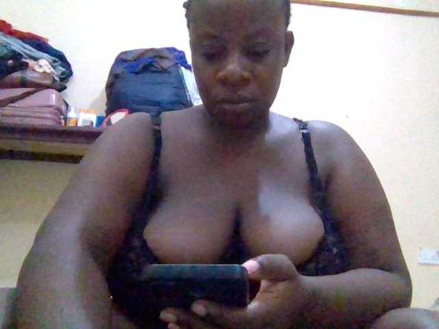 Swityass24 live cam on BongaCams