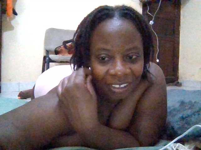 Swityass24 live cam on BongaCams