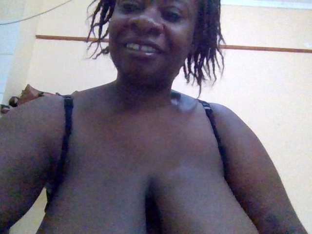 Swityass24 live cam on BongaCams