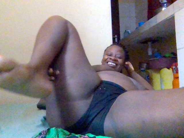 Swityass24 live webcam show