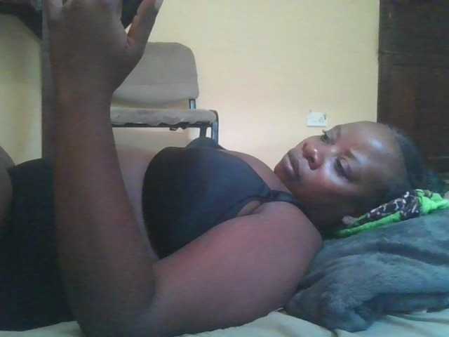 Swityass24 live cam on BongaCams
