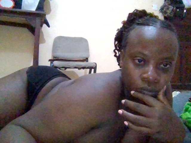 Swityass24 live cam on BongaCams