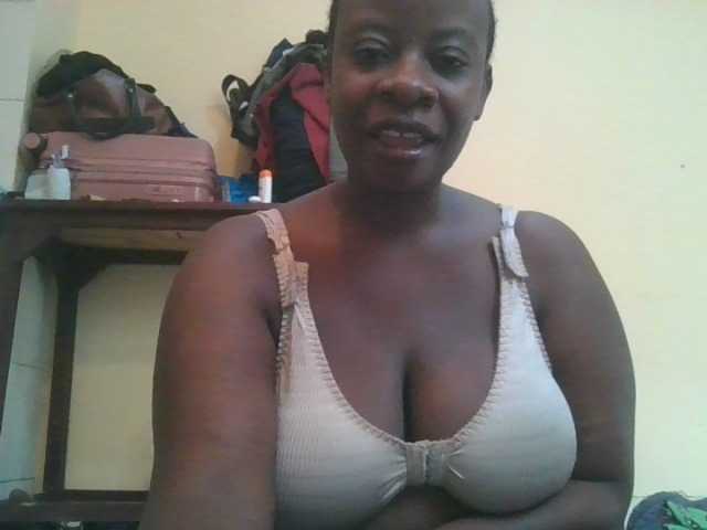 Swityass24 live cam on BongaCams