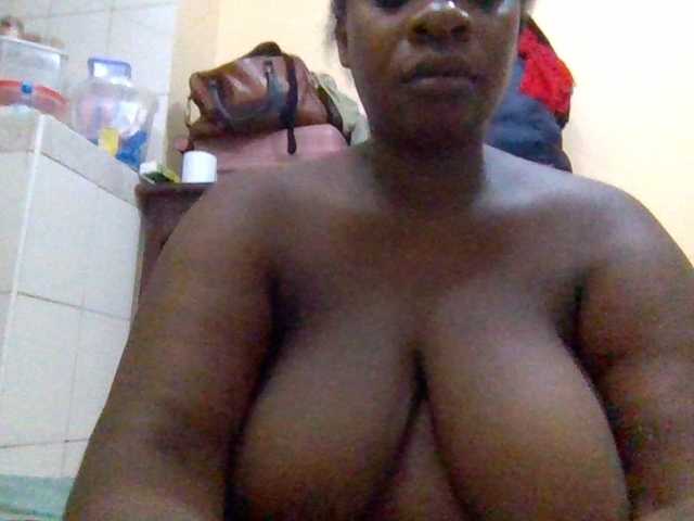 Swityass24 live cam on BongaCams