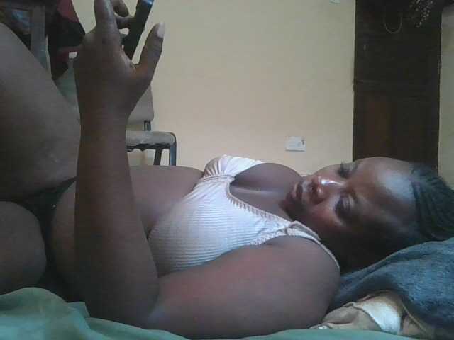 Swityass24 live cam on BongaCams