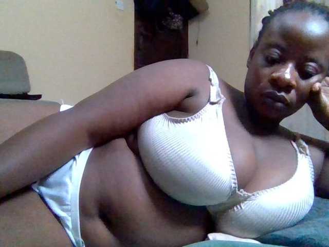 Swityass24 live webcam show