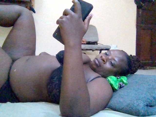 Swityass24 live cam on BongaCams