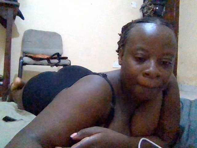 Swityass24 live cam on BongaCams
